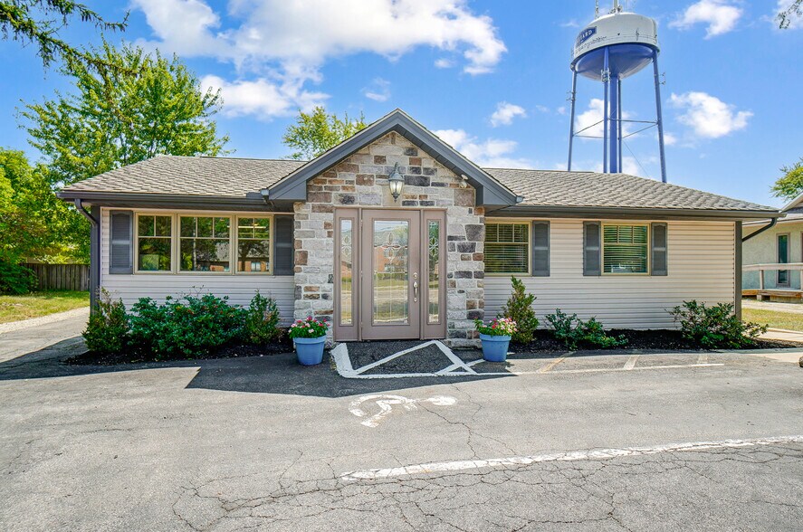 4961 Cemetery Rd, Hilliard, OH à vendre - Photo du bâtiment - Image 2 de 35