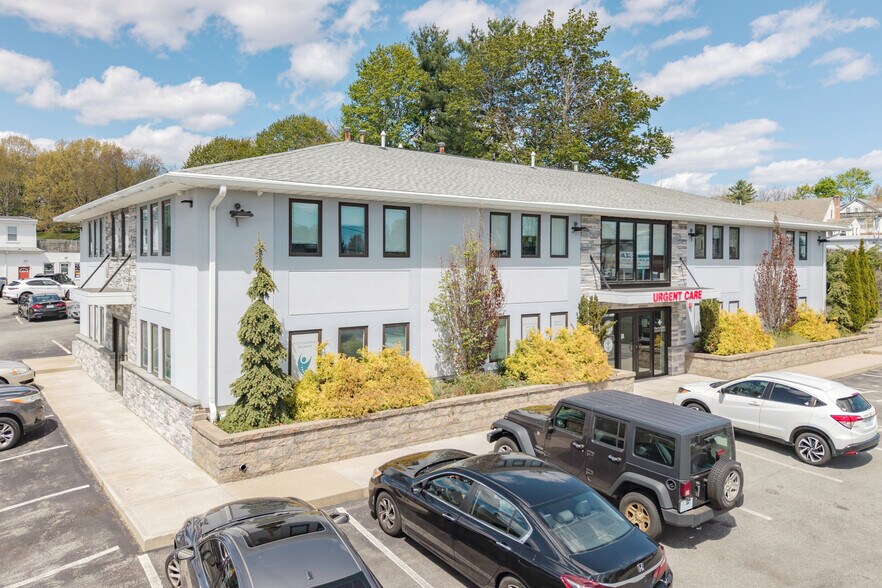 MDRI MOB Investment Portfolio portefeuille de 3 propriétés à vendre sur LoopNet.ca - Photo du bâtiment - Image 2 de 22