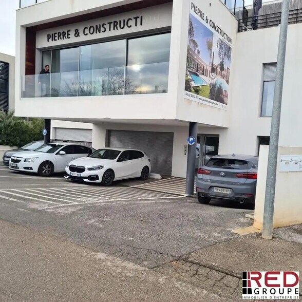 2390 A Route Des Milles, Éguilles à louer - Photo du bâtiment - Image 2 de 3