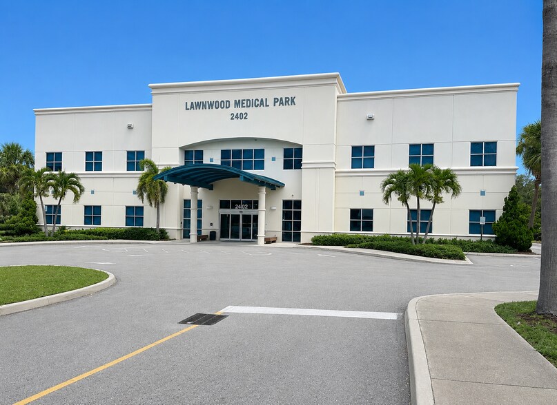 2402 Frist Blvd, Fort Pierce, FL à vendre - Photo du bâtiment - Image 2 de 7