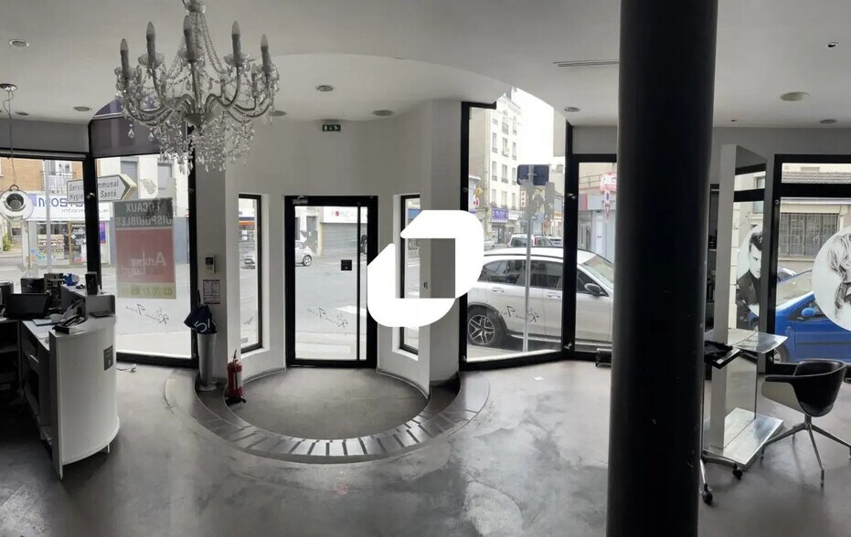 Retail in Reims for lease - Building Photo - Image 1 of 4