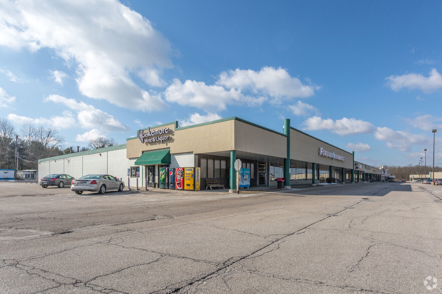 1492-1540 Canton Rd, Akron, OH à louer - Photo du bâtiment - Image 3 de 8