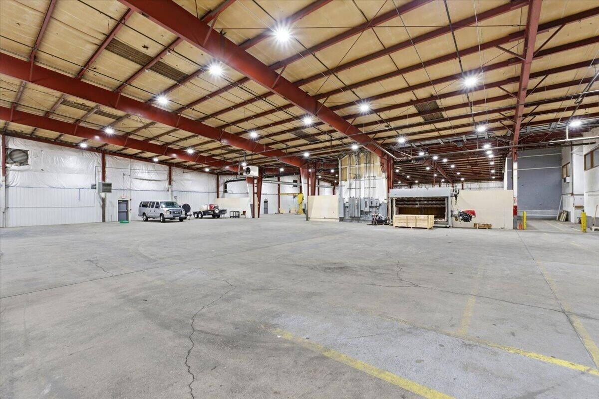 3211 Nebraska Ave, Council Bluffs, IA for lease Interior Photo- Image 1 of 21