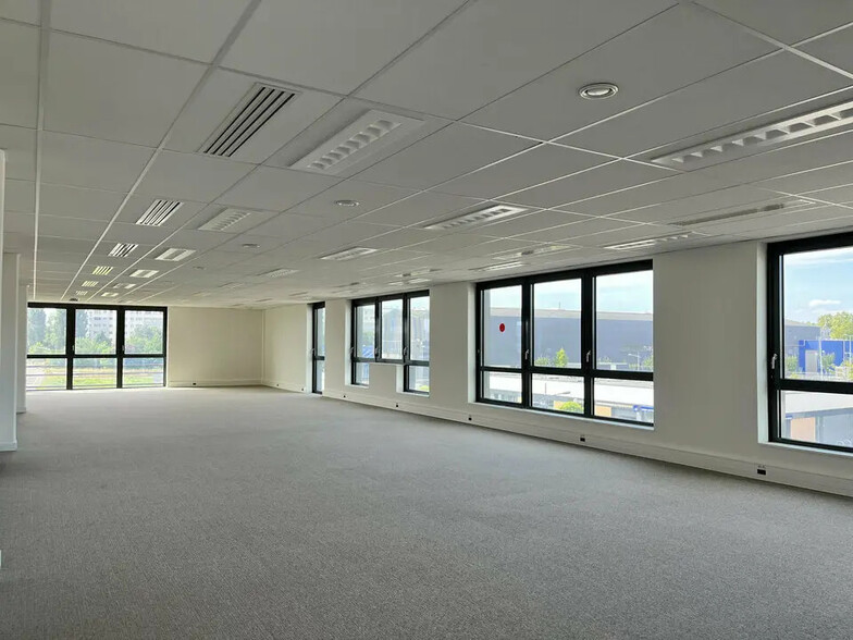 11 Rue Madeleine Rebérioux, Strasbourg for lease - Building Photo - Image 3 of 12