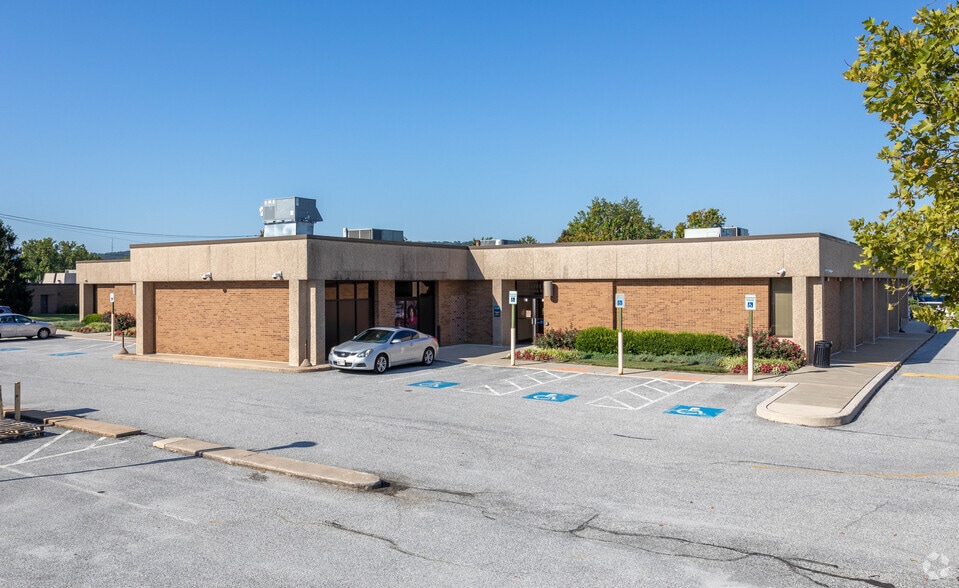 11101 McCormick Rd, Hunt Valley, MD for lease - Building Photo - Image 2 of 6