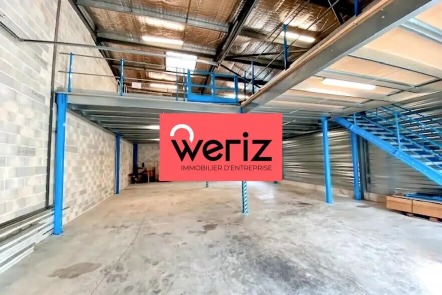 Flex in Aubagne for lease - Interior Photo - Image 2 of 4