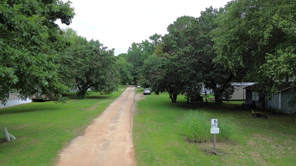 106 Valencia Ave, Goldsboro, NC for sale - Building Photo - Image 2 of 8