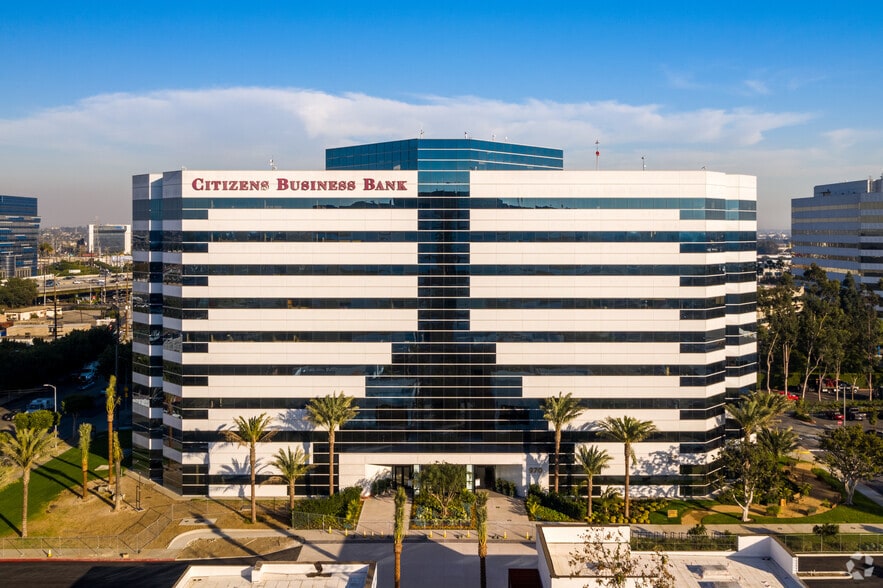 970 W 190th St, Torrance, CA for lease - Building Photo - Image 3 of 15