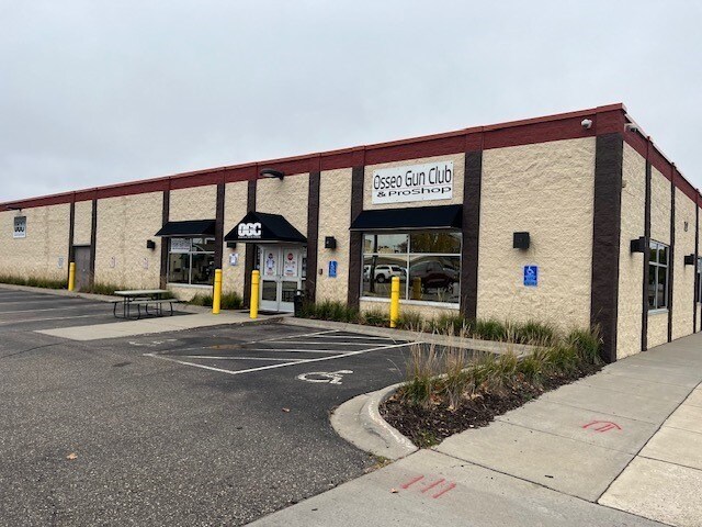 22 4th St NW, Osseo, MN à vendre Photo principale- Image 1 de 29