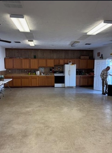 9610 N 13th St, Tampa, FL à vendre - Photo intérieure - Image 3 de 4
