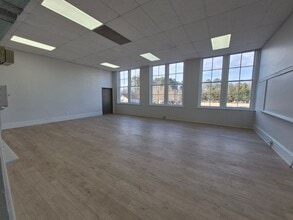 507 N Steele St, Sanford, NC à louer Photo intérieure- Image 2 de 5