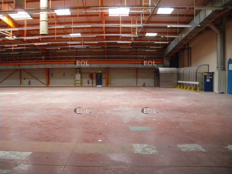 Industrial in Tarascon for lease - Interior Photo - Image 1 of 1