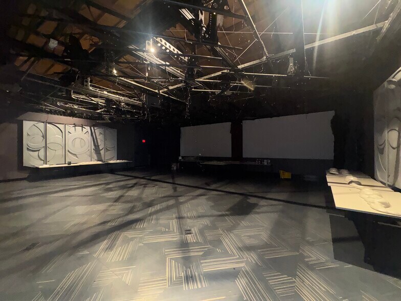 1000 S Olive St, Los Angeles, CA à louer - Photo du bâtiment - Image 3 de 17