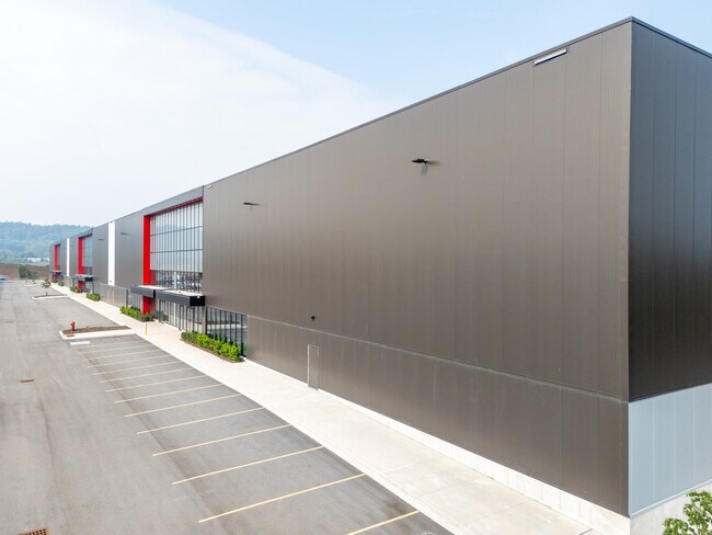 Plus de détails pour 1047 Barton St E, Hamilton, ON - Industriel à vendre