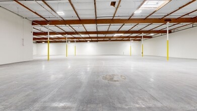 6065 Polaris Ave, Las Vegas, NV à louer Numérisation 3D de Matterport- Image 1 de 23