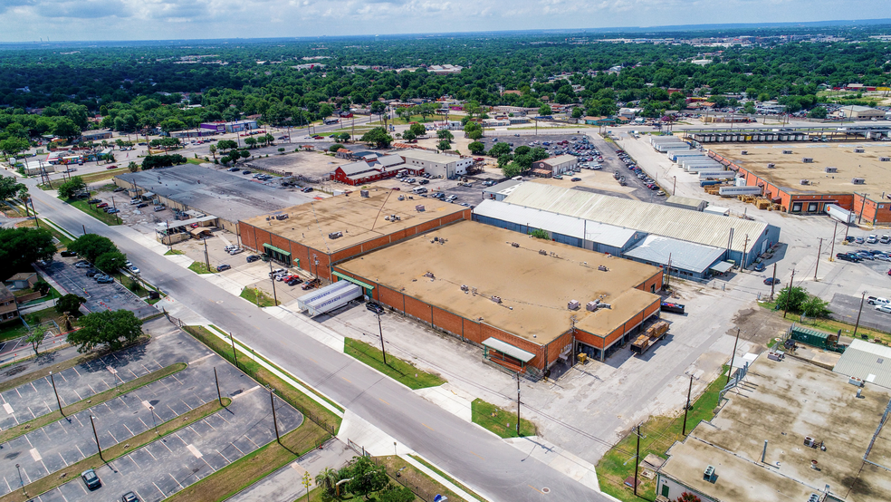 1734 Centennial Blvd, San Antonio, TX for lease - Building Photo - Image 3 of 13