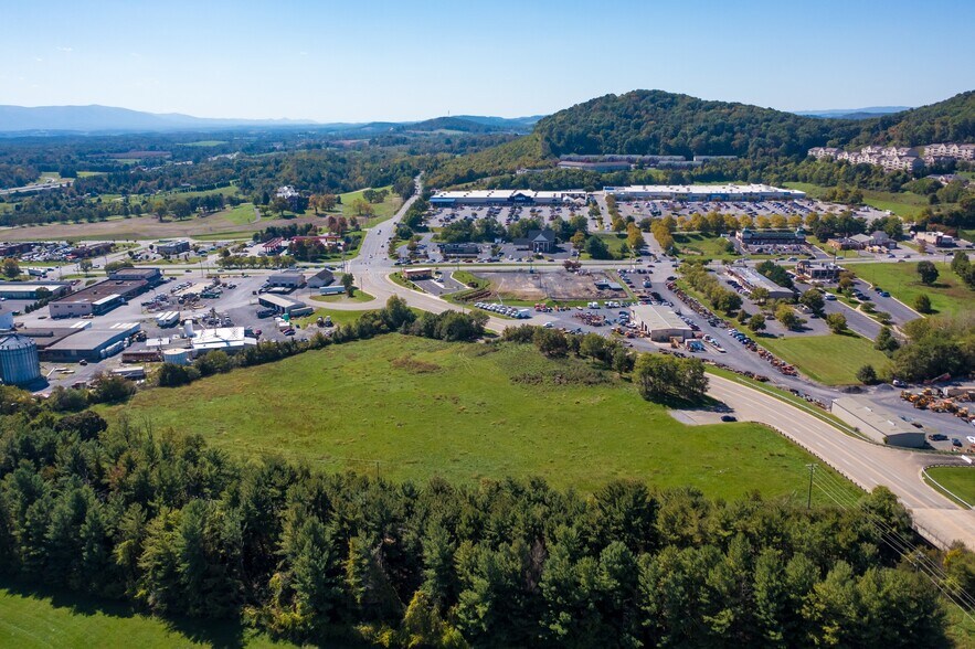 1137 Richmond, Staunton, VA à vendre - Aérien - Image 2 de 10