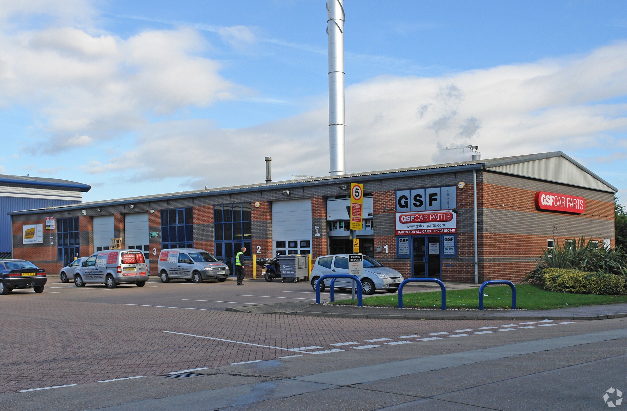 4 Eastern Av, Grays à louer Photo principale- Image 1 de 3