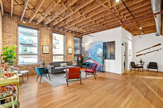 1143 W Rundell Pl, Chicago, IL for lease Interior Photo- Image 1 of 18