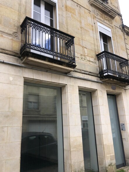 Retail in Bordeaux for sale - Building Photo - Image 1 of 8