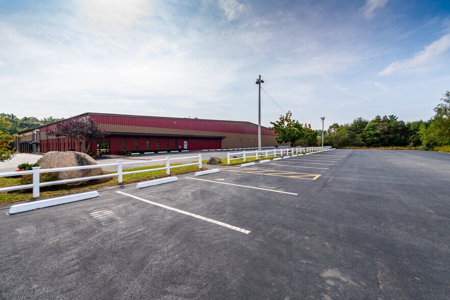 5 Industrial Dr, Mattapoisett, MA à louer - Photo du bâtiment - Image 2 de 24