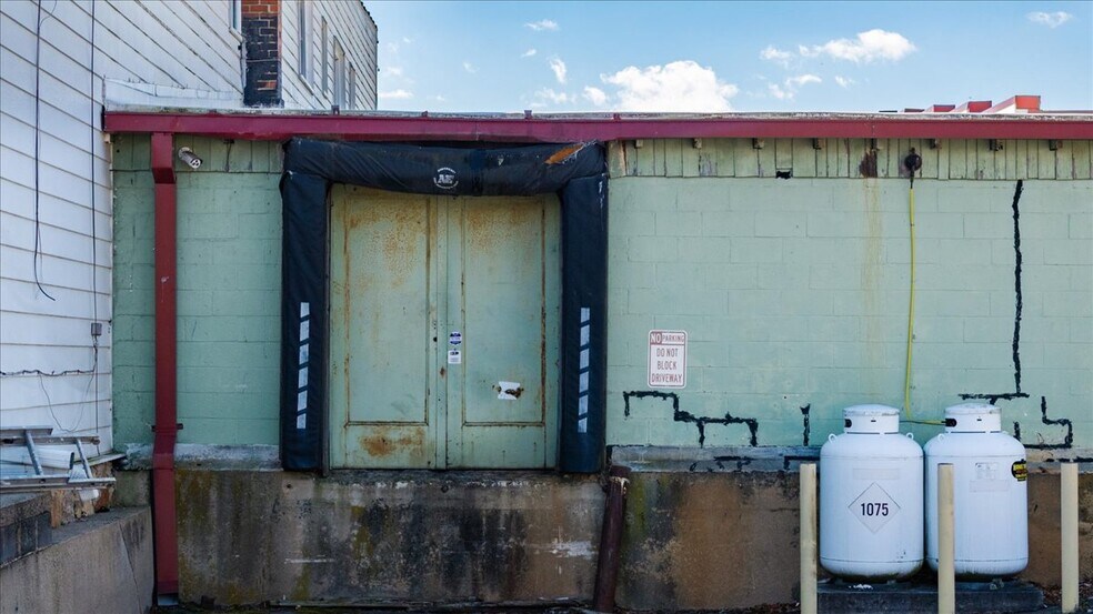 48 Main St, Sparta, NC à vendre - Photo du bâtiment - Image 2 de 29