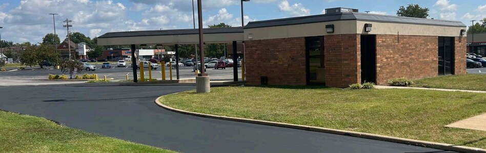 1100 Shackelford Rd, Florissant, MO à vendre - Photo du bâtiment - Image 2 de 4