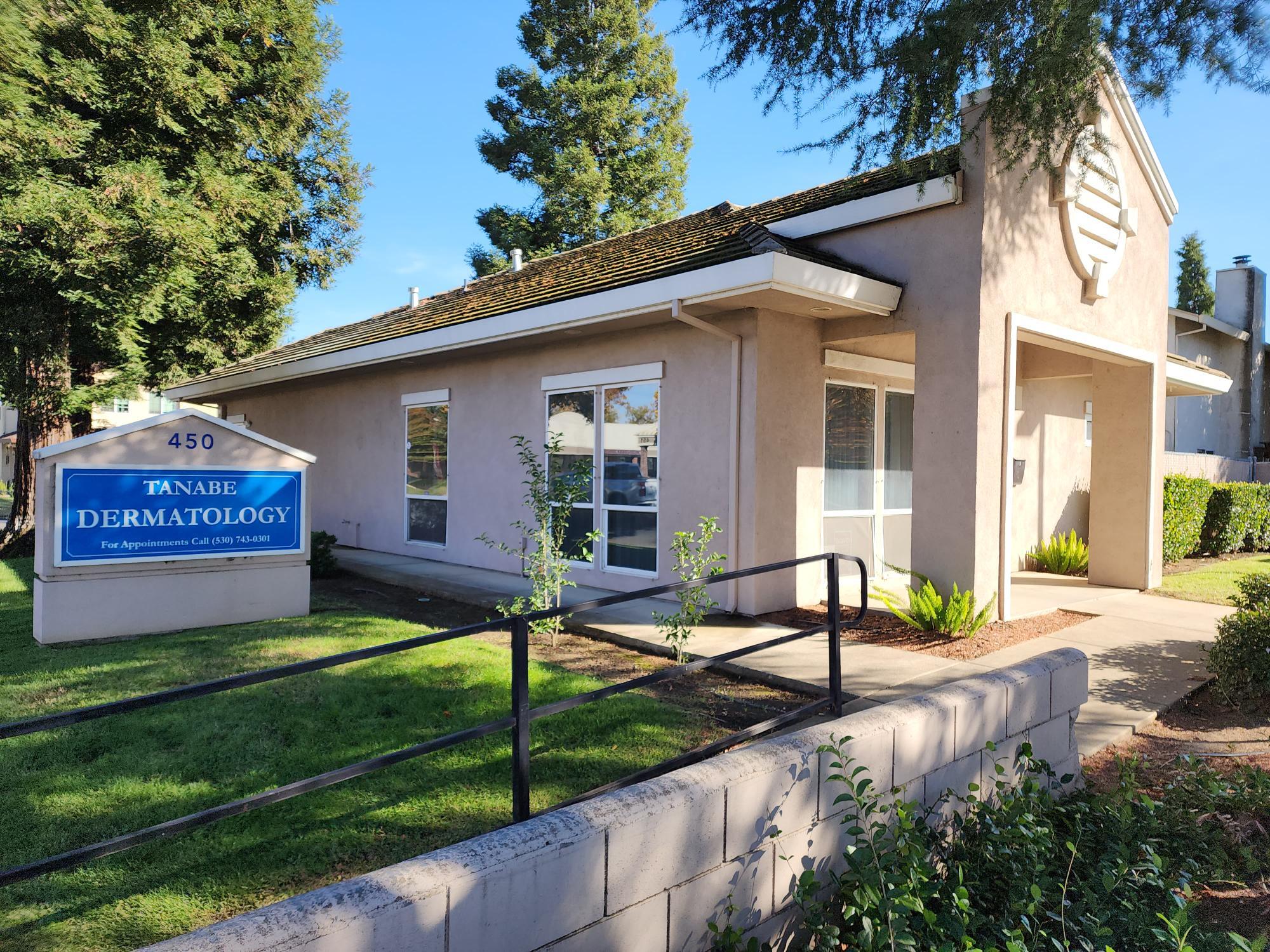 450 Queens Ave, Yuba City, CA for lease Building Photo- Image 1 of 22