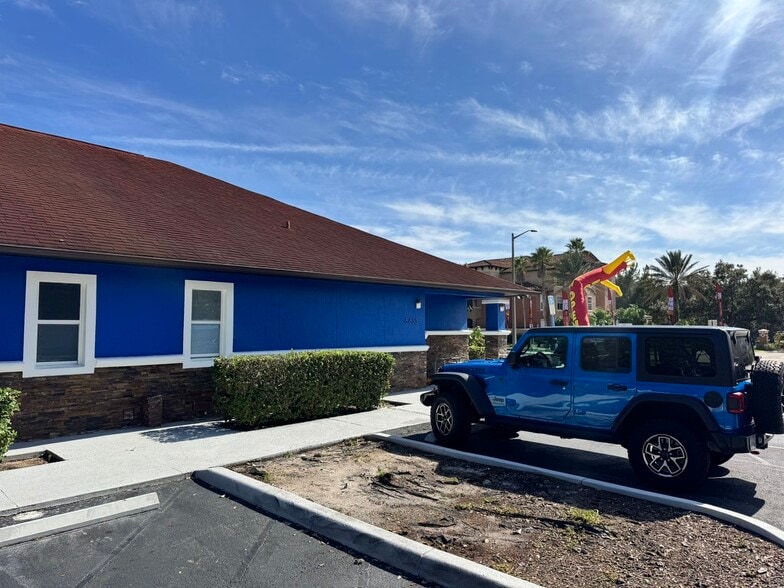 5633 Metrowest Blvd, Orlando, FL à louer - Photo du bâtiment - Image 3 de 18