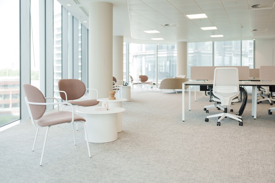 100 Victoria St, London for lease - Interior Photo - Image 2 of 12