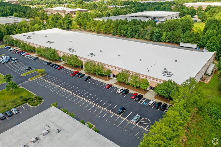 4555 Atwater Ct, Buford, GA à louer - Photo du bâtiment - Image 2 de 6