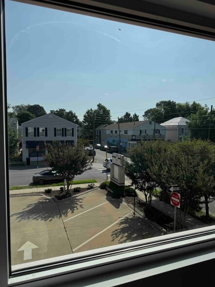 1600 Princess Anne St, Fredericksburg, VA à vendre - Photo du bâtiment - Image 3 de 29