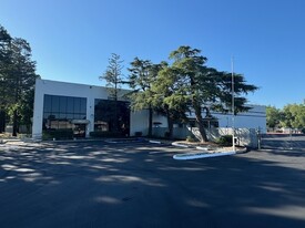 550 Carnegie St, Manteca CA - Entrepôt