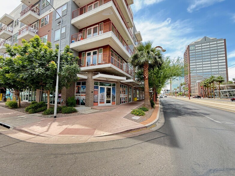 3601 N Central Ave, Phoenix, AZ à louer - Photo du bâtiment - Image 3 de 9