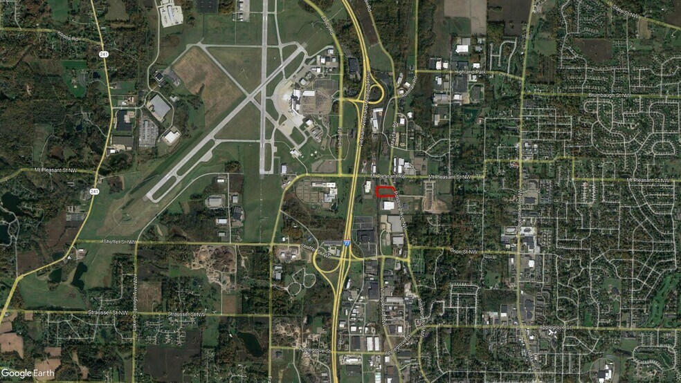 8355 Pittsburgh Ave NW, Canton, OH à vendre - Photo du bâtiment - Image 2 de 2