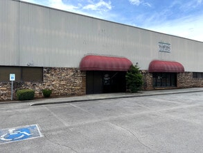 2847 John Deere Dr, Knoxville, TN for lease Interior Photo- Image 1 of 14