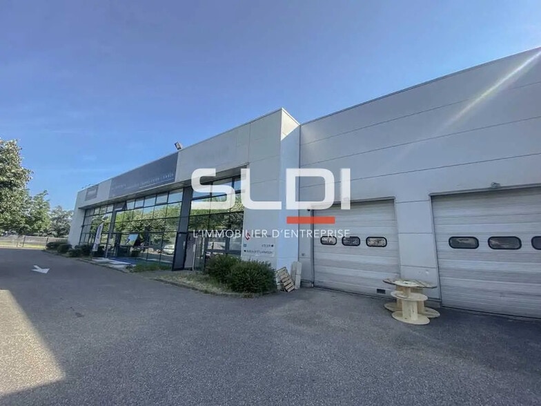 Office in Décines-Charpieu for lease - Building Photo - Image 1 of 5