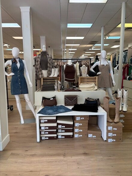 227 E High St, Jefferson City, MO for sale - Building Photo - Image 3 of 11