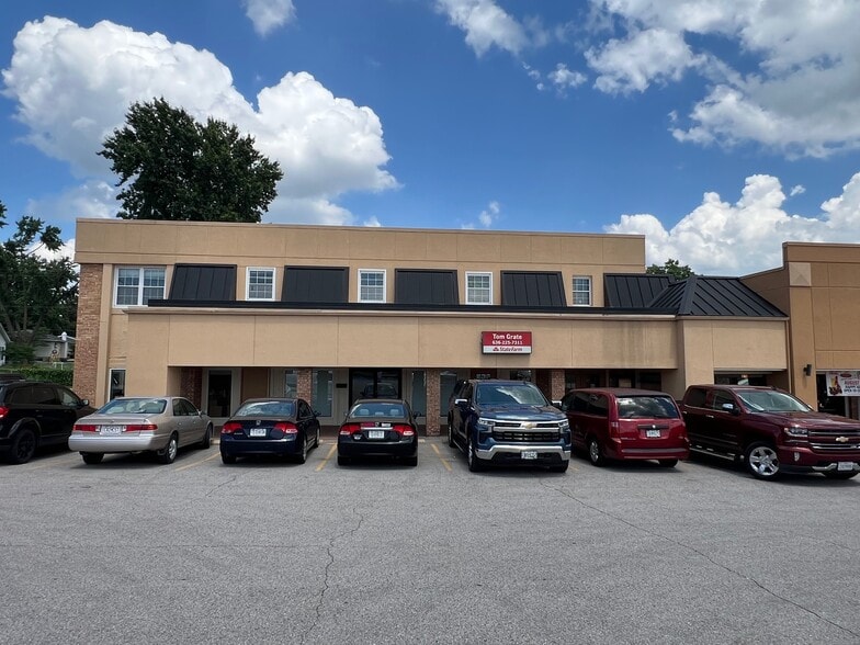 2099 Bentley Plz, Fenton, MO à louer - Photo du bâtiment - Image 3 de 6