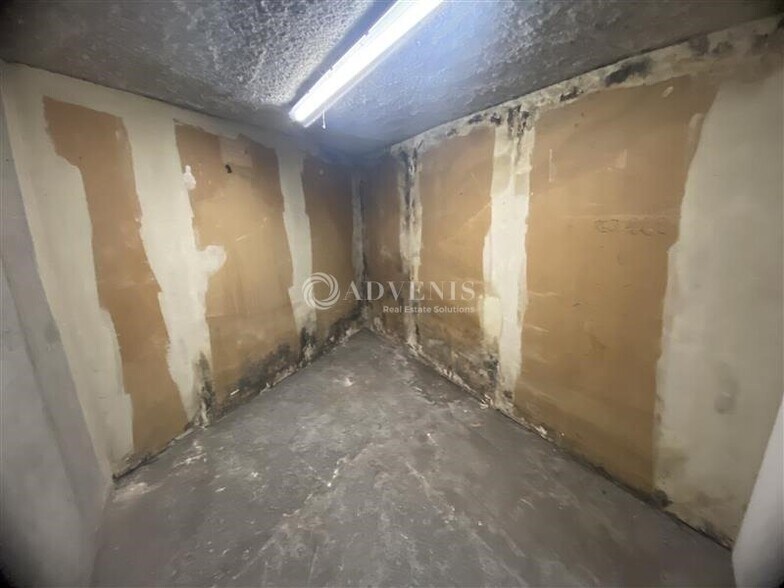 Industrial in Maisons Alfort for lease - Interior Photo - Image 3 of 6