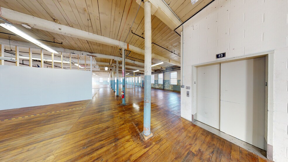 1 Riverside Way, Wilton, NH à louer - Numérisation 3D de Matterport - Image 3 de 33