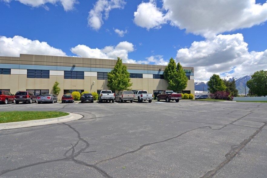 334 N Marshall Way, Layton, UT à louer - Photo du bâtiment - Image 3 de 9