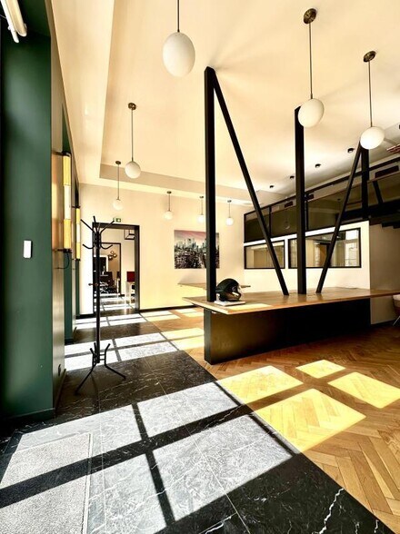 Office in Paris for lease - Interior Photo - Image 2 of 20