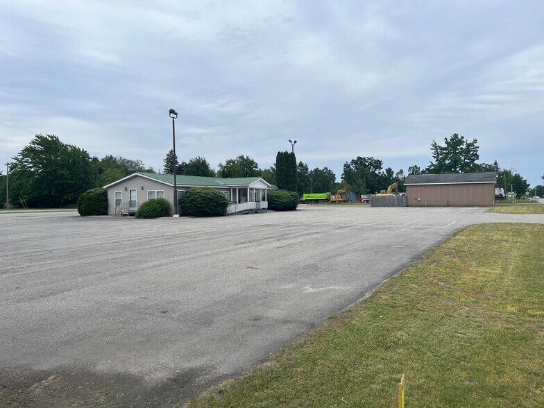 810 N Birch St, Kalkaska, MI à vendre - Photo du bâtiment - Image 3 de 30