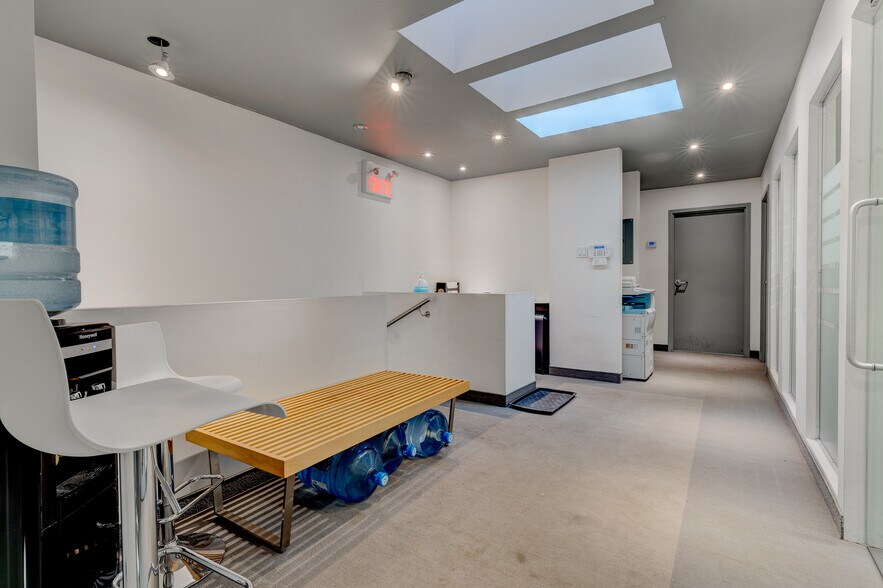 6712-6714 Boul Saint-Laurent, Montréal, QC for lease - Interior Photo - Image 3 of 12