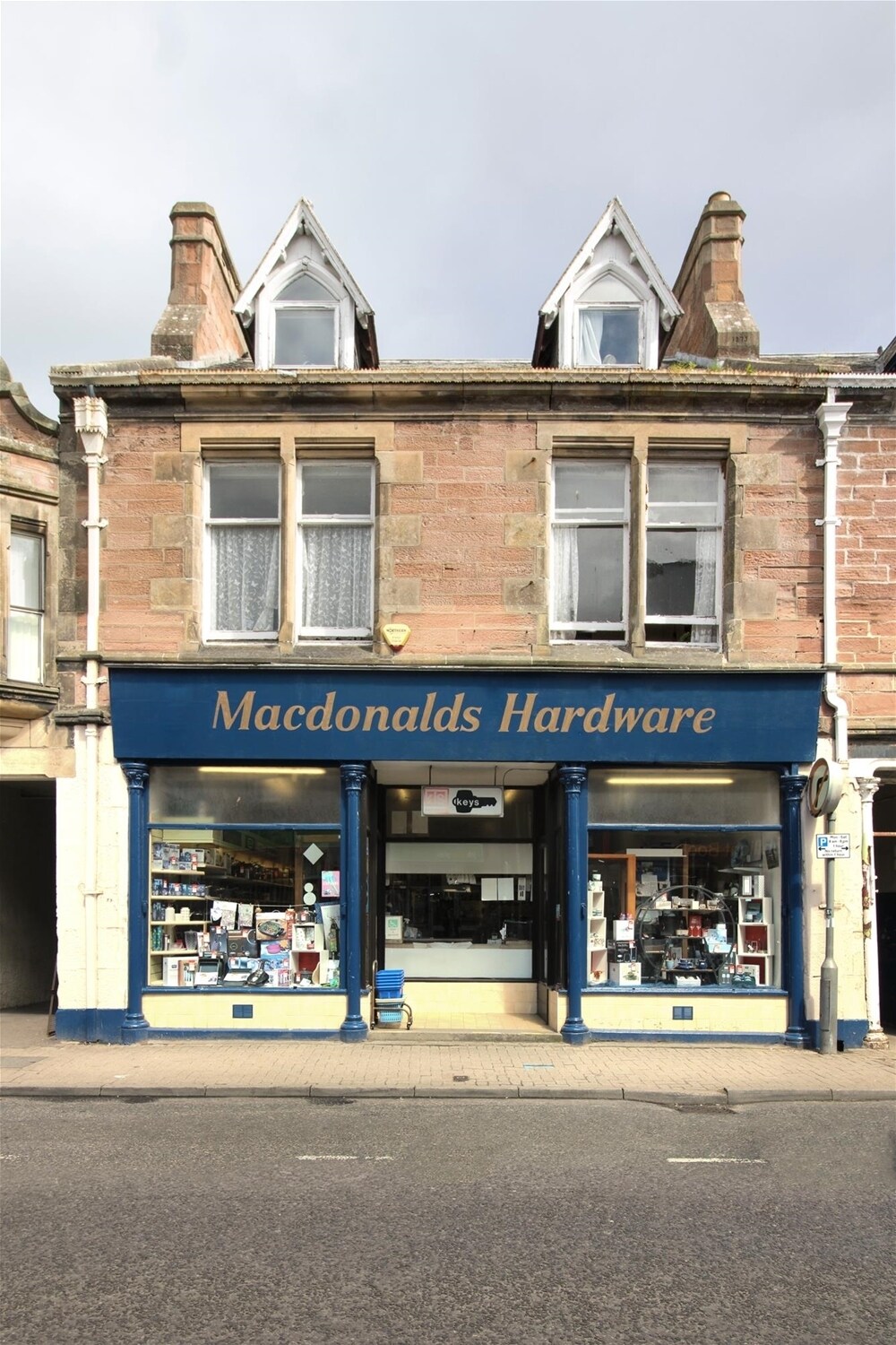 MacDonald's Hardware and Two Flats, Dingwall à vendre Photo principale- Image 1 de 21