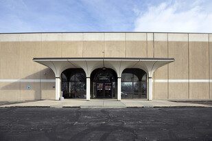 Industrial Office Space in Grandview, MO - Entrepôt