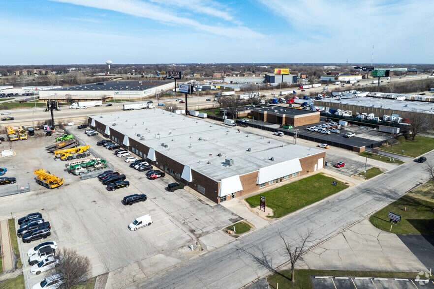 9745 Industrial Dr, Bridgeview, IL à louer - Photo du bâtiment - Image 2 de 6