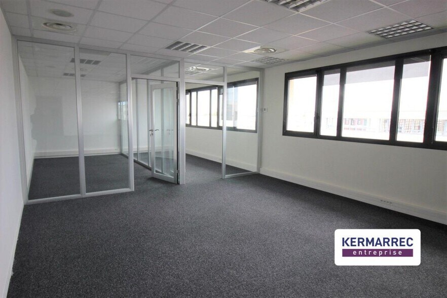 Office in Saint-Grégoire for sale - Interior Photo - Image 3 of 9