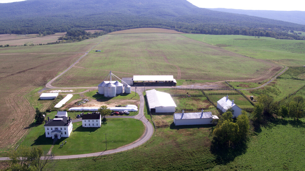 310 Red Banks Rd, Mount Jackson, VA à vendre - Photo du bâtiment - Image 1 de 1